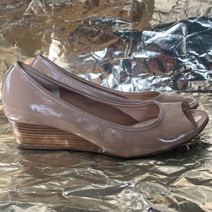 COLE HAAN Nike Air Leather Wedge Beige Pump Heels
